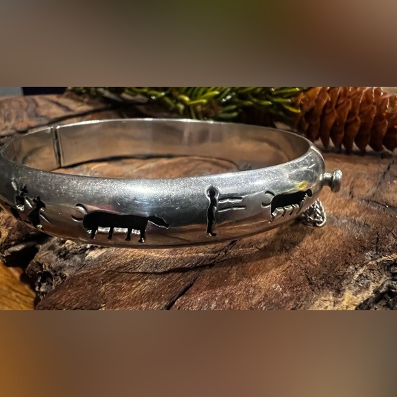Taxco Mexico Bracelet Silver TS-43 OSA Bull Fight Toreros Story Telling Bangle M - Picture 6 of 10